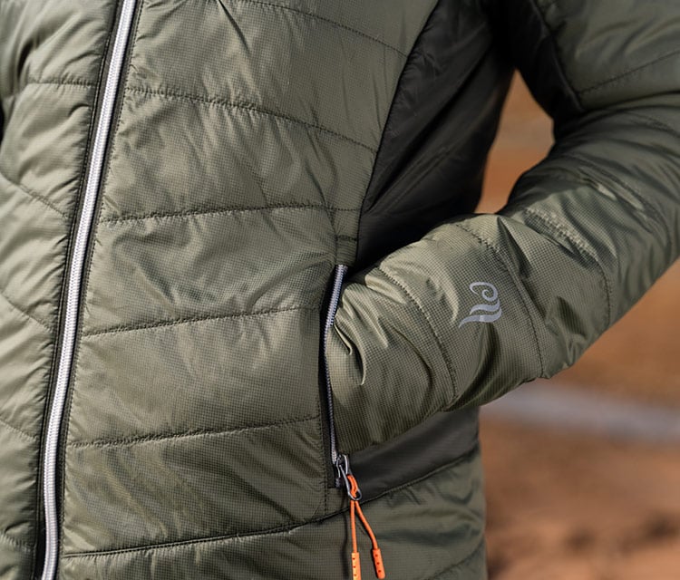 Wool insulated clothing